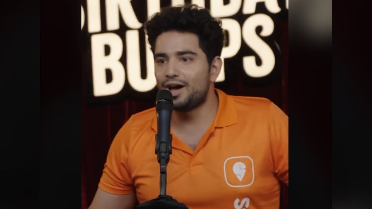 Comedian Samay Raina wearing the Swiggy delivery partner uniform.